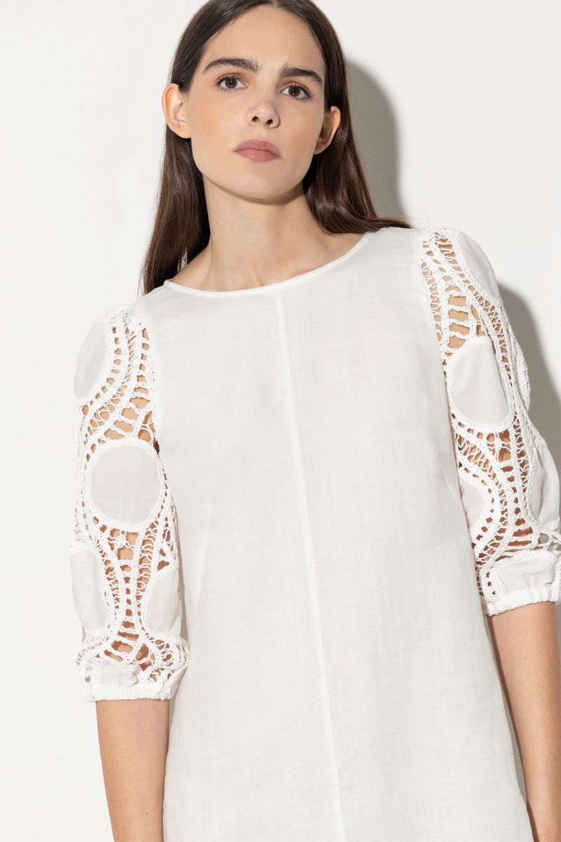 Luisa_Cerano_Kleid_mit_Crochet_Details_79850435000103_04_min.jpg
