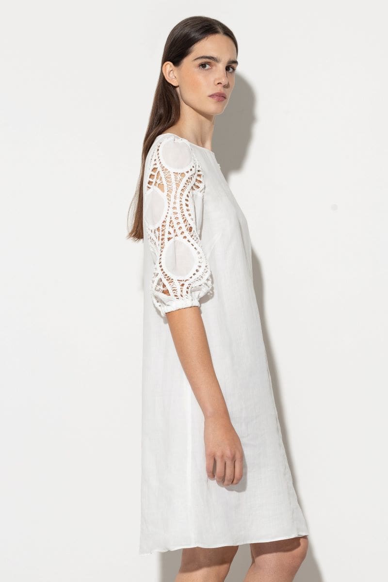Luisa_Cerano_Kleid_mit_Crochet_Details_79850435000103_02_min.jpg